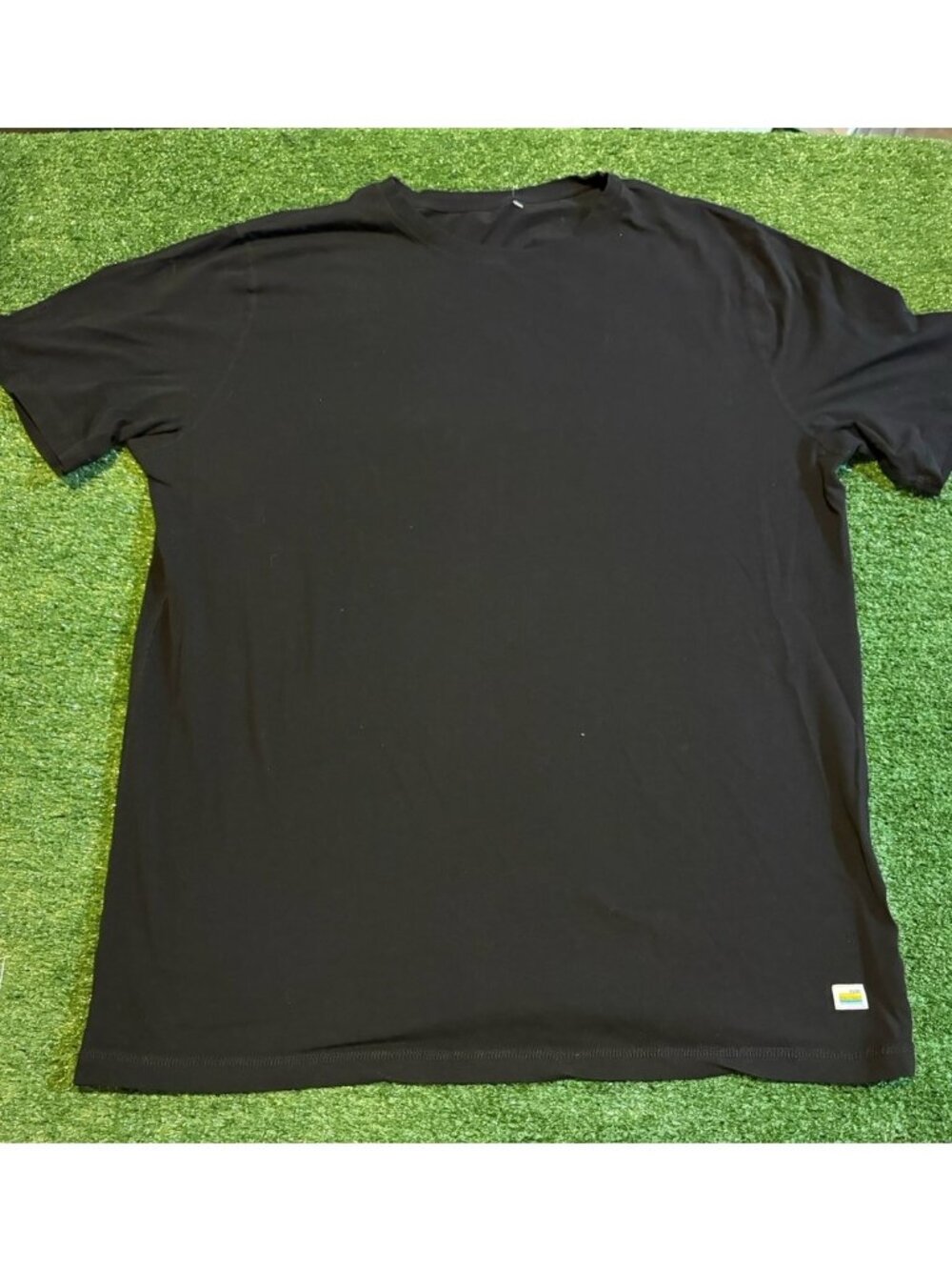 Vuori shirt mens XL black tuvalu short sleeve lightweight breathable stretch